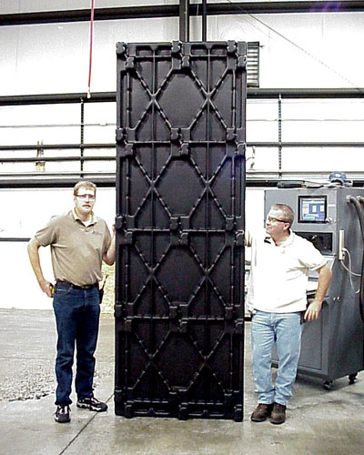 10英尺热成型塑料型材-联合塑料定制真空成型优势